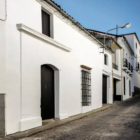 Fuentes De Leon * Fuentes de León